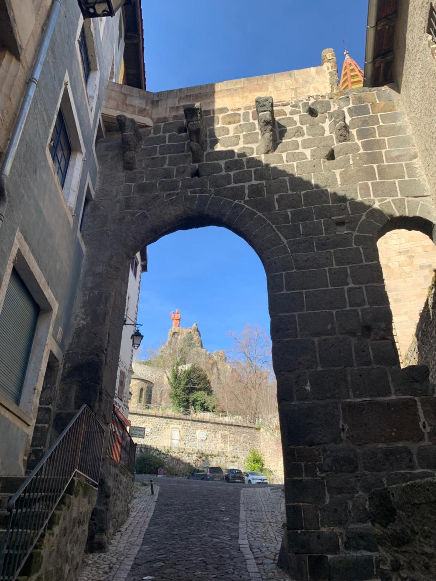 Aux Portes Du Mont Anis Le Puy-en-Velay Extérieur photo