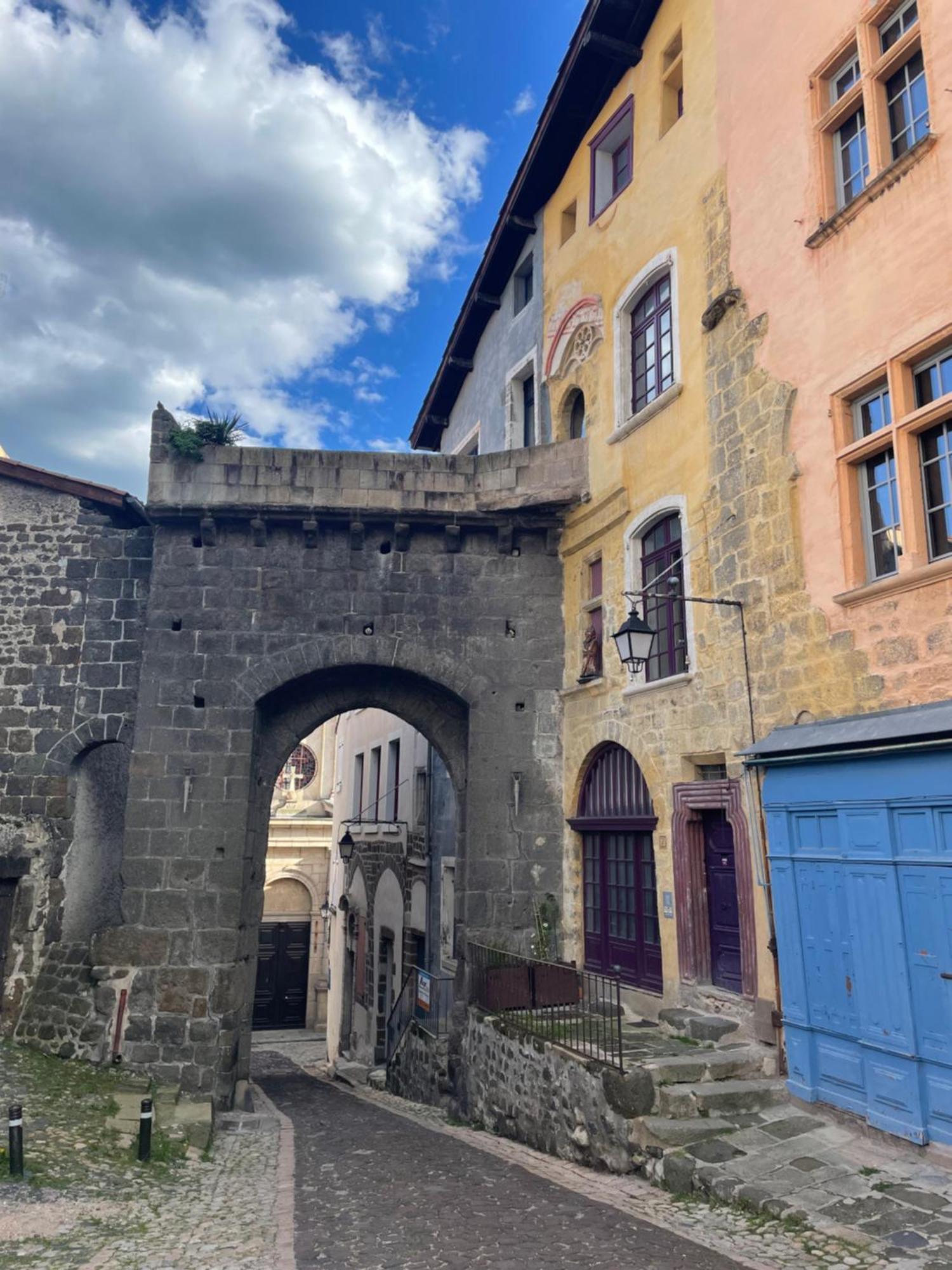 Aux Portes Du Mont Anis Le Puy-en-Velay Extérieur photo