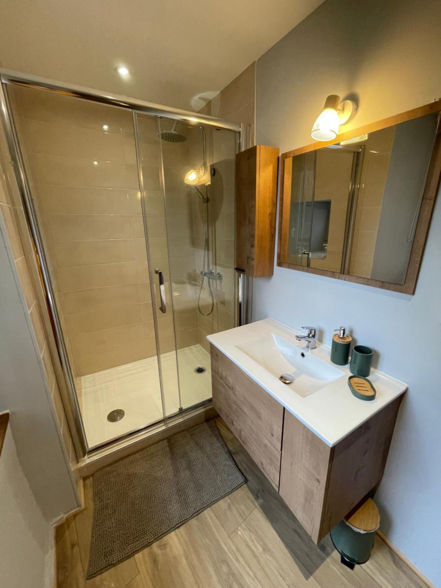 Aux Portes Du Mont Anis Le Puy-en-Velay Chambre photo